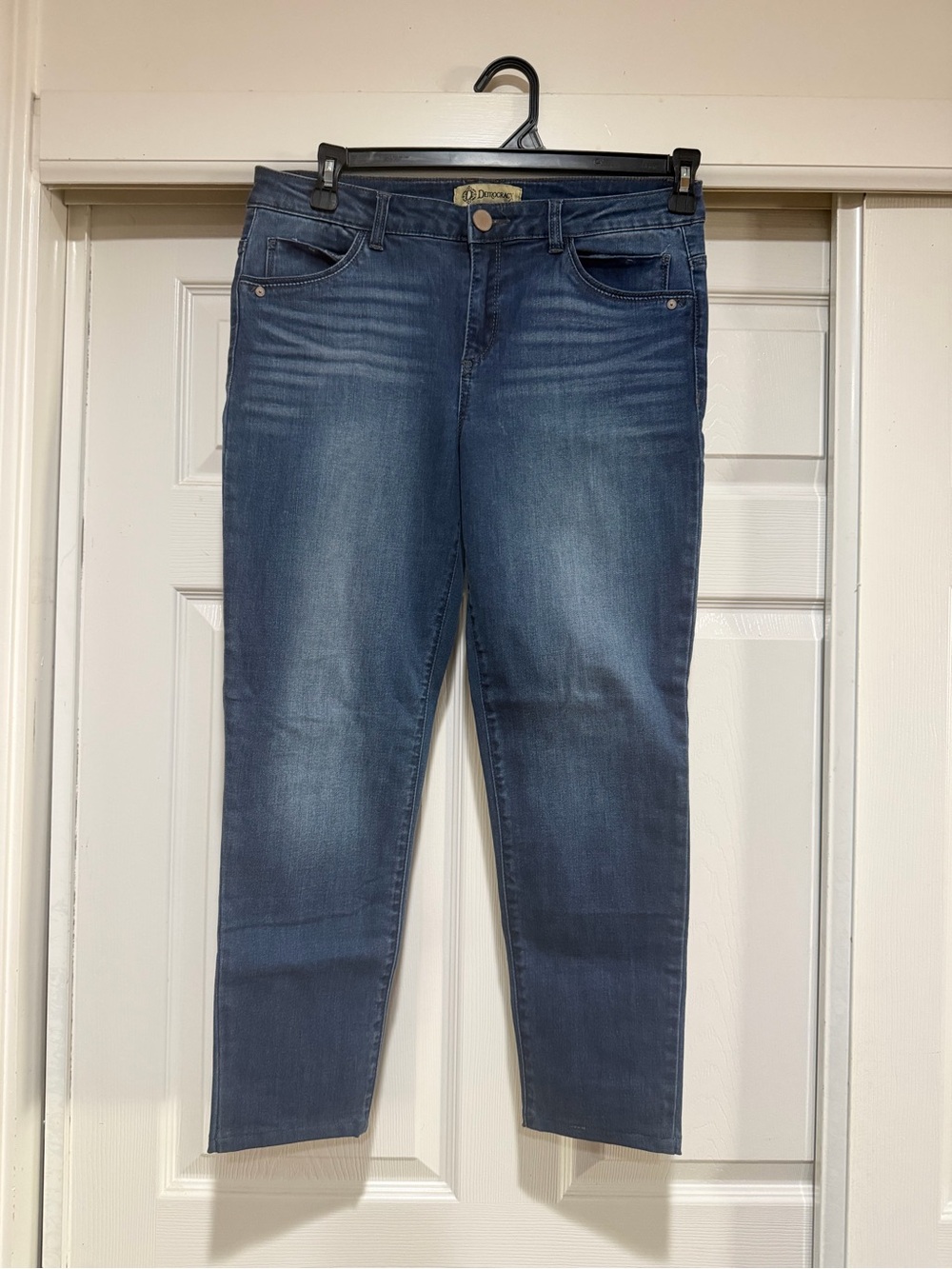 Democracy Mid Wash Blue Skinny Jeggings size 10
